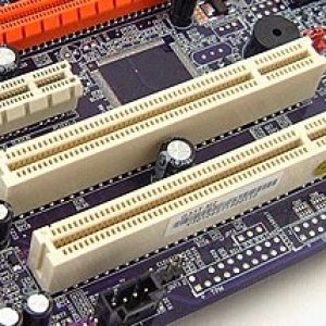 Mengenal Bagian Komponen Utama Motherboard dan Fungsinya