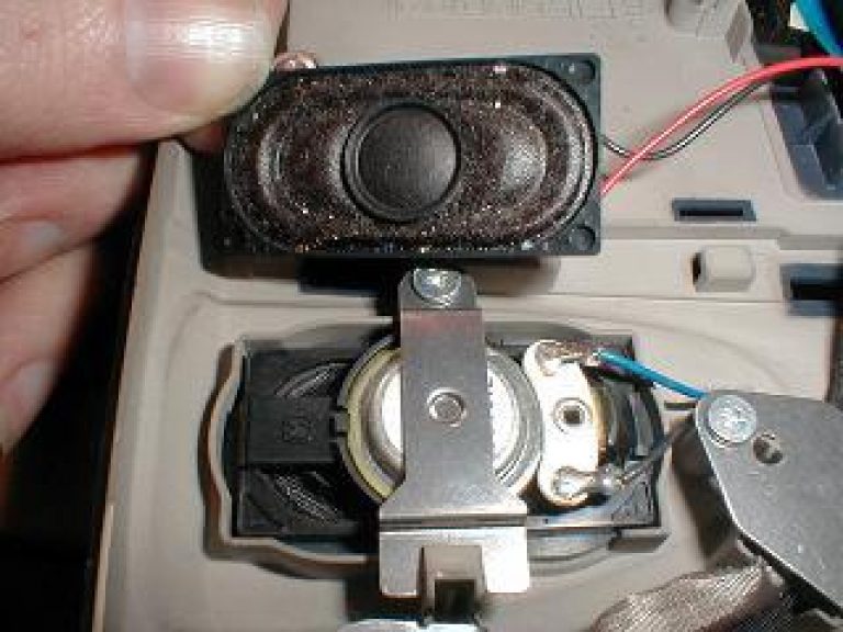 Solusi Utama Mengatasi Speaker Laptop Yang Rusak